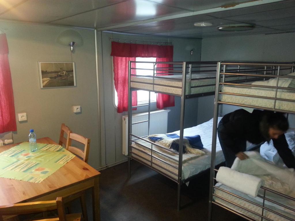 Botel Barka Basia