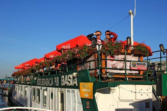 Botel Barka Basia *