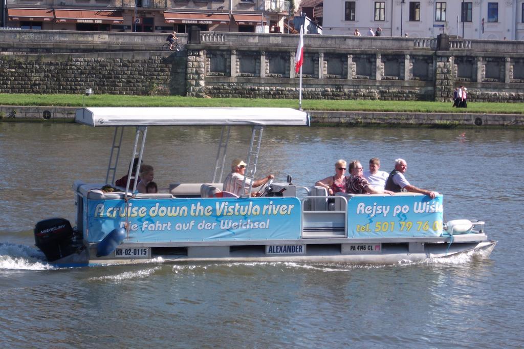 Botel Barka Basia